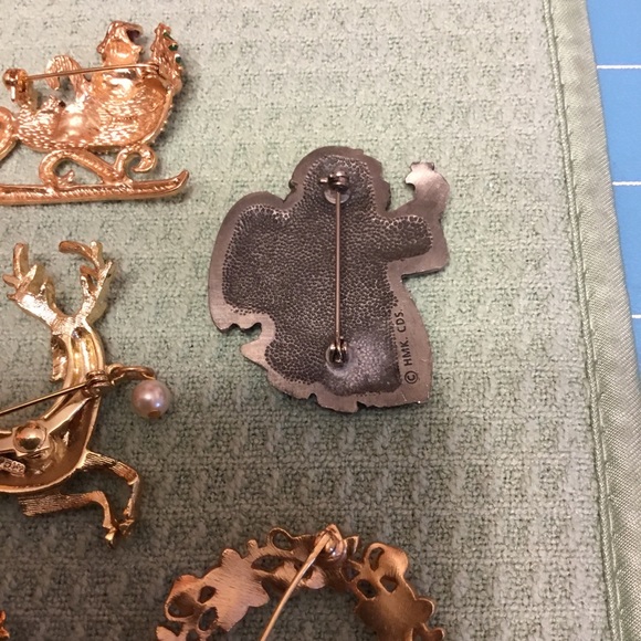 Vintage Christmas Brooch Lot of 8 Pins Jeanne, Gerry, Roman,& Beatrix Adorable - Picture 14 of 14